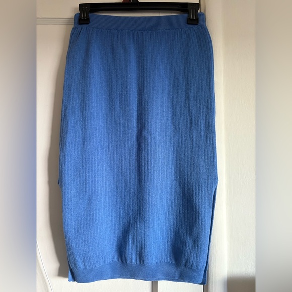 Elegant Blue Women's Skirt - Picture 3 of 5